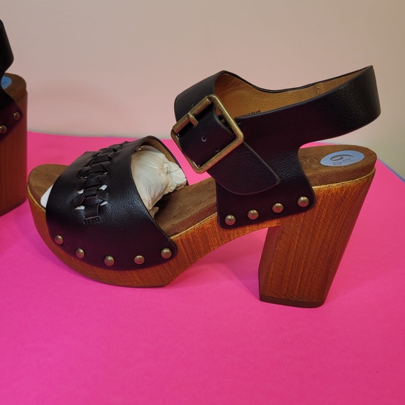 WHITE MOUNTAIN Altheda Platform Heel
Sandals Sz 6.5 - Picture 3 of 11